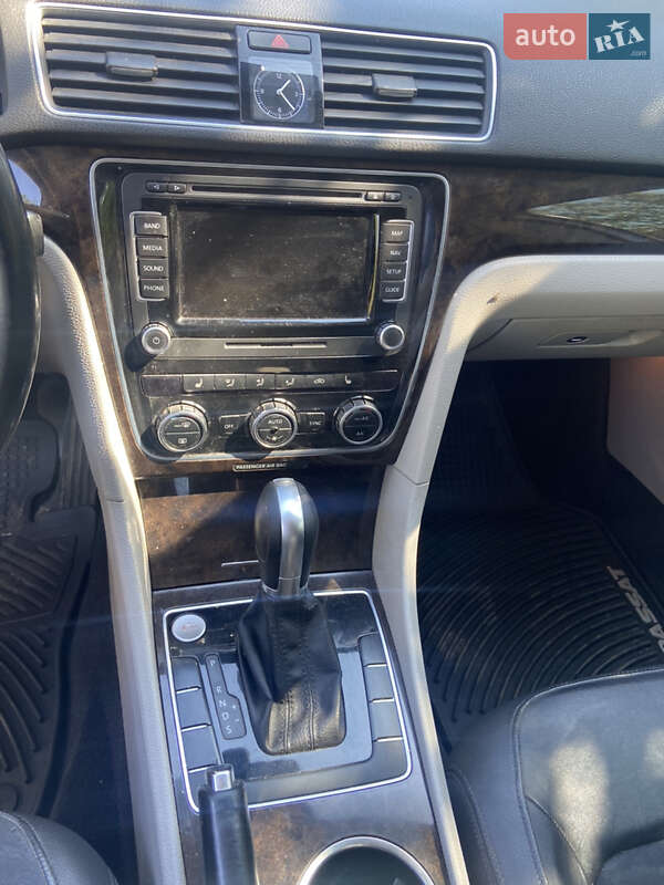 Седан Volkswagen Passat 2014 в Киеве