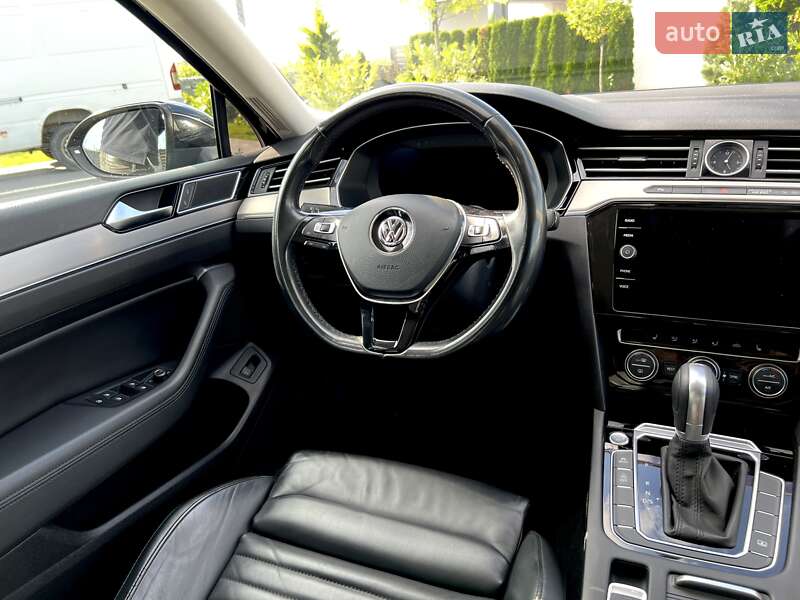 Седан Volkswagen Passat 2017 в Мукачево