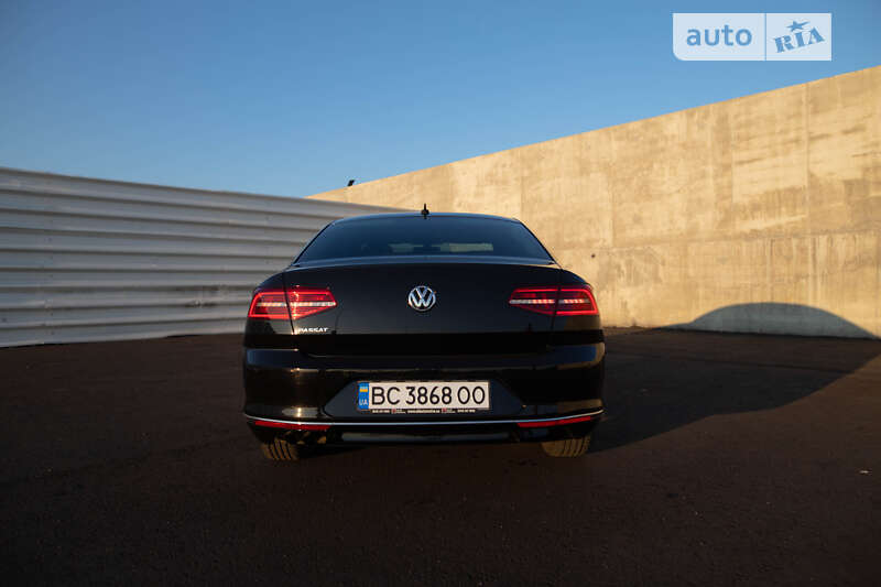 Седан Volkswagen Passat 2017 в Львове