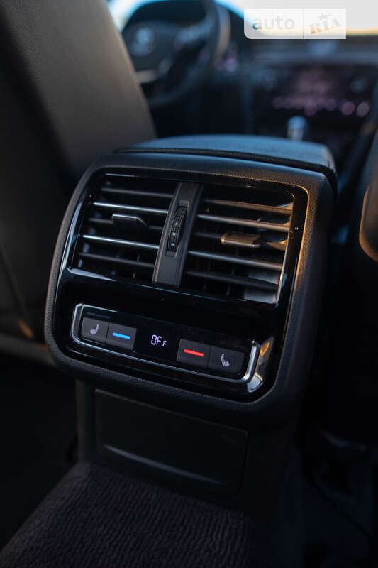 Седан Volkswagen Passat 2017 в Львове