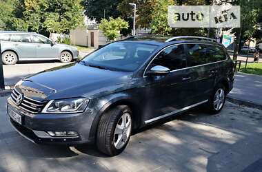Універсал Volkswagen Passat 2014 в Івано-Франківську