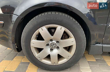 Универсал Volkswagen Passat 2002 в Вишневом
