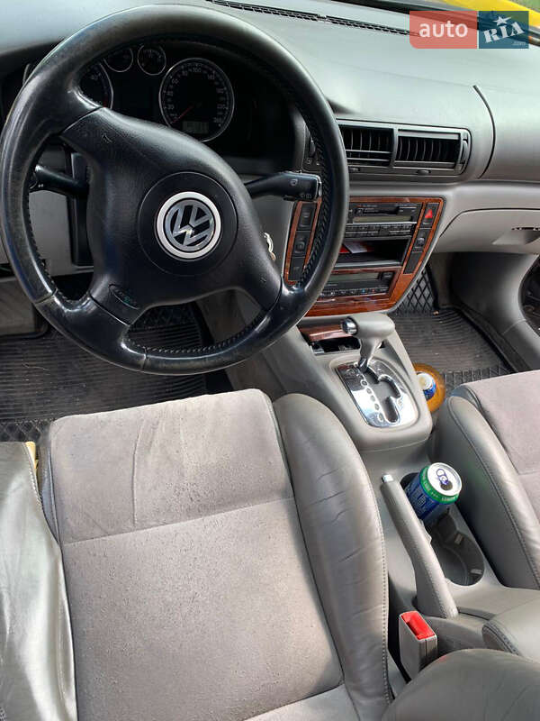Универсал Volkswagen Passat 2002 в Вишневом