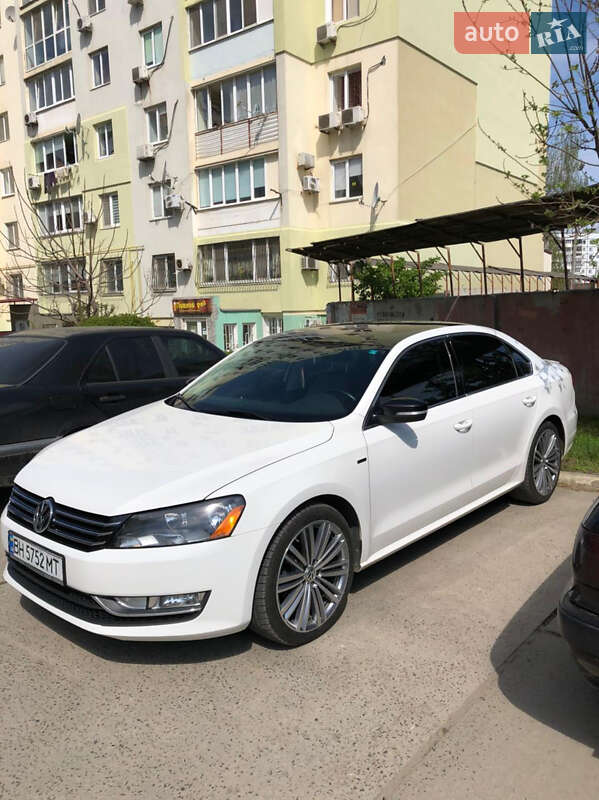 Седан Volkswagen Passat 2015 в Днепре