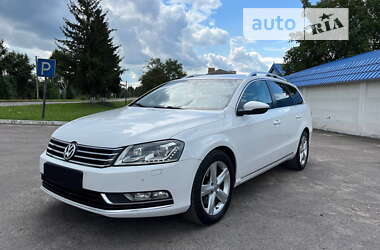 Універсал Volkswagen Passat 2012 в Радивиліві