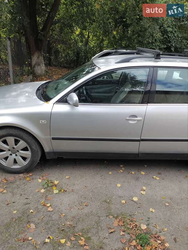 Універсал Volkswagen Passat 2001 в Бурштині