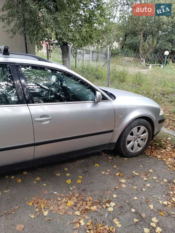 Універсал Volkswagen Passat 2001 в Бурштині