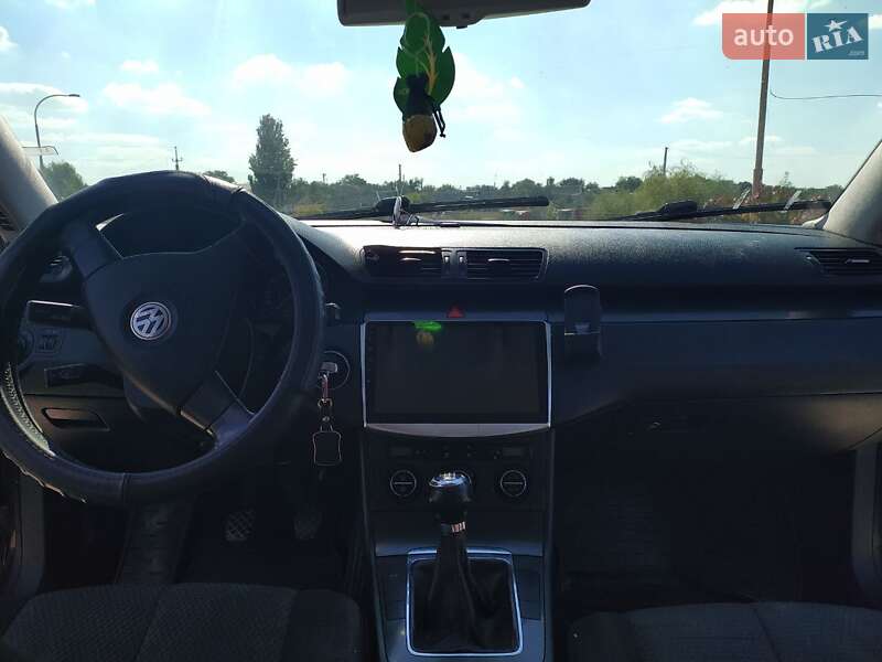 Седан Volkswagen Passat 2005 в Новій Одесі