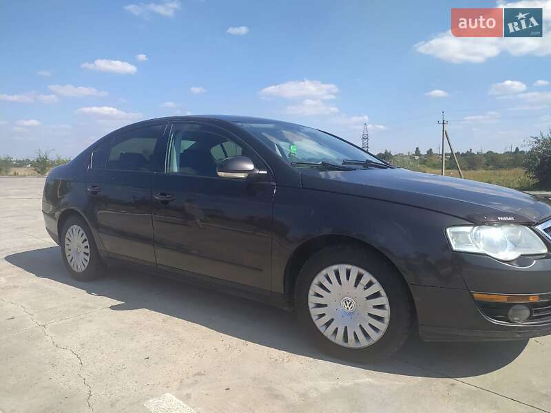 Седан Volkswagen Passat 2005 в Новій Одесі