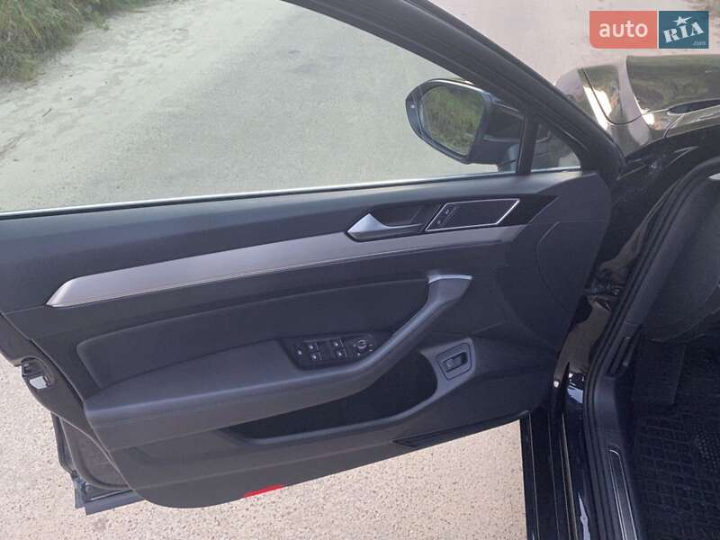 Універсал Volkswagen Passat 2015 в Львові