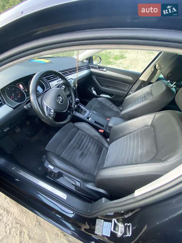 Універсал Volkswagen Passat 2015 в Львові