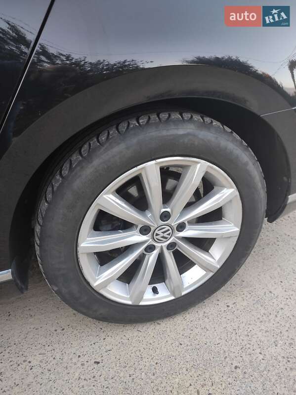 Універсал Volkswagen Passat 2015 в Львові