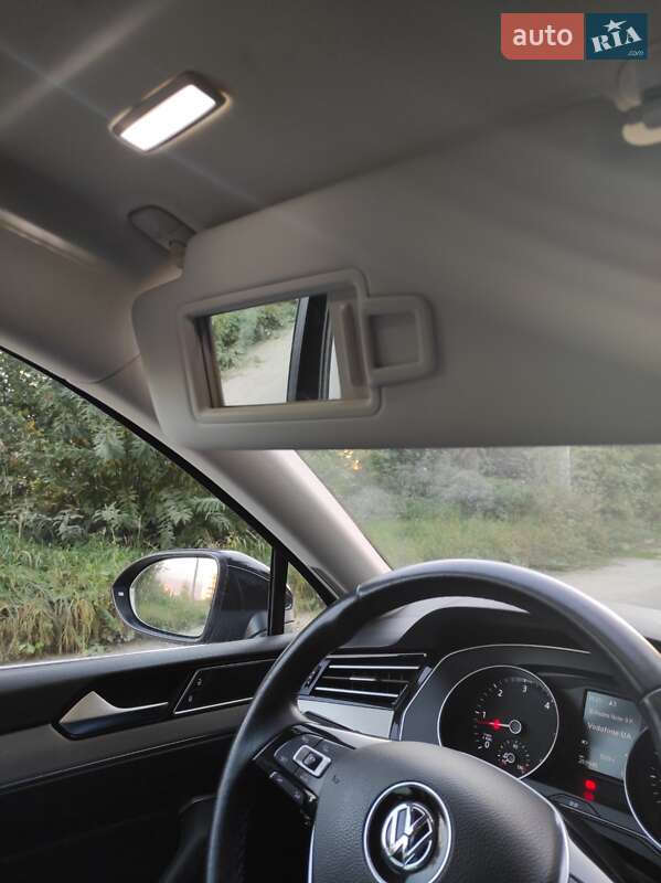 Універсал Volkswagen Passat 2015 в Львові