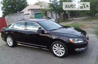 Седан Volkswagen Passat 2012 в Новоселице