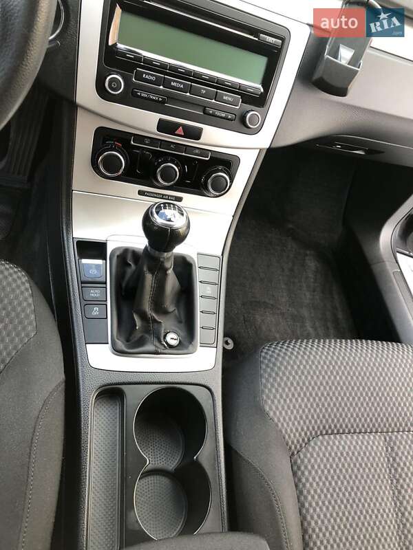 Універсал Volkswagen Passat 2011 в Львові