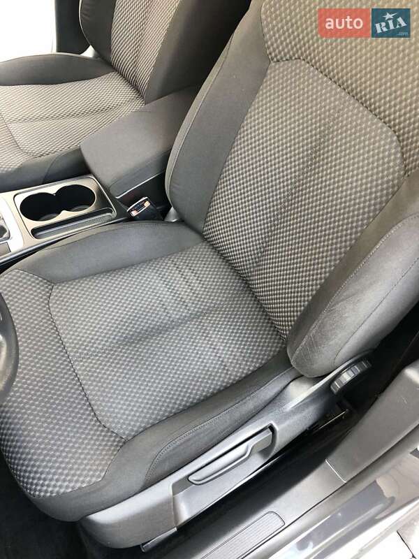 Універсал Volkswagen Passat 2011 в Львові