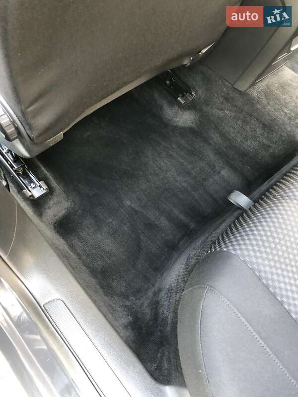 Універсал Volkswagen Passat 2011 в Львові