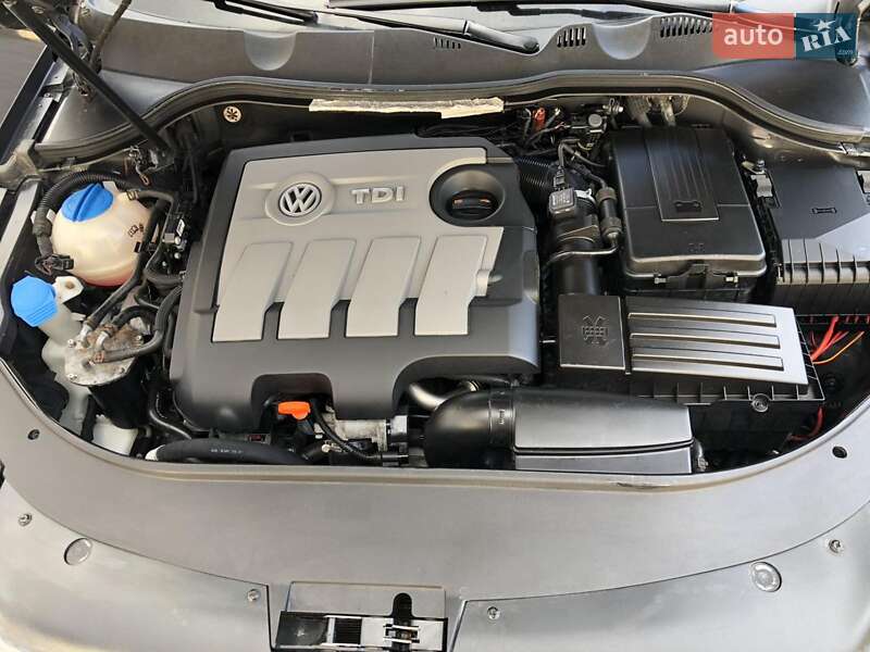 Універсал Volkswagen Passat 2011 в Львові