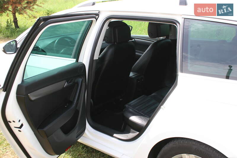 Универсал Volkswagen Passat 2011 в Черновцах