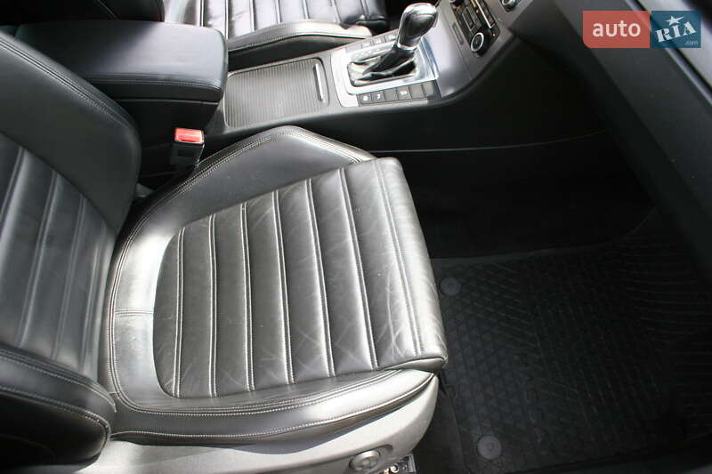 Универсал Volkswagen Passat 2011 в Черновцах