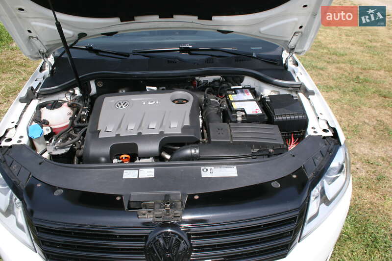 Универсал Volkswagen Passat 2011 в Черновцах