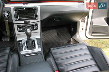 Универсал Volkswagen Passat 2011 в 