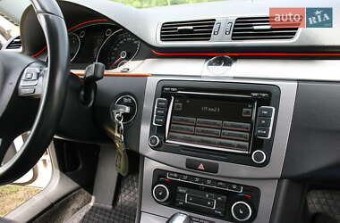 Универсал Volkswagen Passat 2011 в 