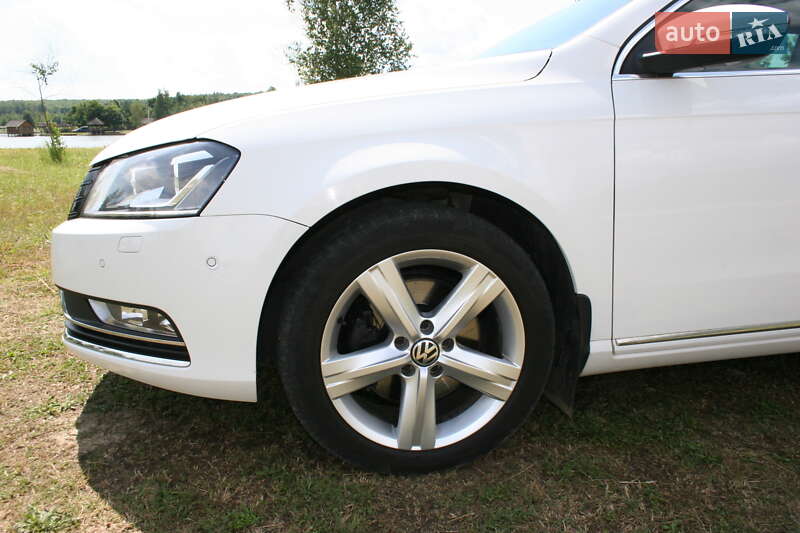 Универсал Volkswagen Passat 2011 в Черновцах