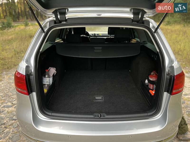 Универсал Volkswagen Passat 2011 в Львове