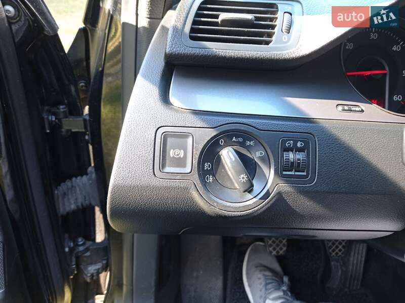 Седан Volkswagen Passat 2008 в Лебедині