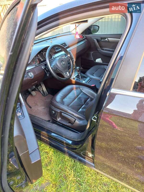 Универсал Volkswagen Passat 2010 в Яворове
