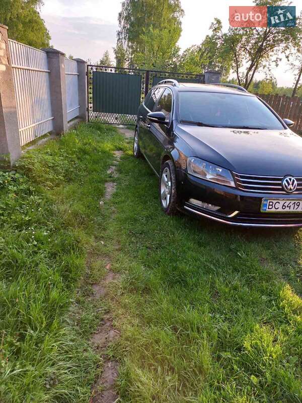 Универсал Volkswagen Passat 2010 в Яворове
