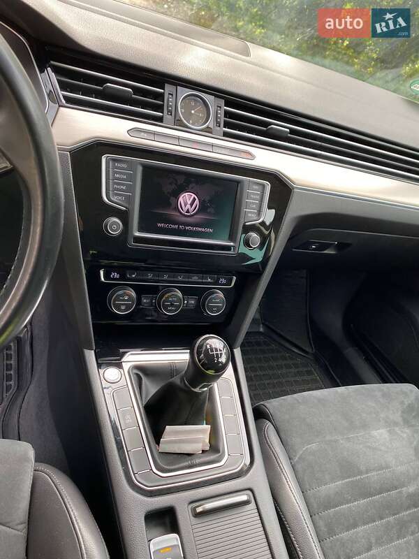 Універсал Volkswagen Passat 2015 в Сумах