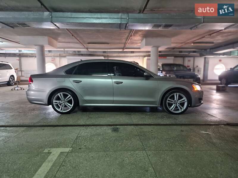 Седан Volkswagen Passat 2014 в Остроге