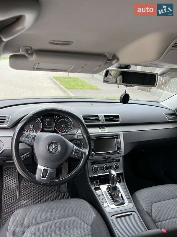 Седан Volkswagen Passat 2013 в Львові