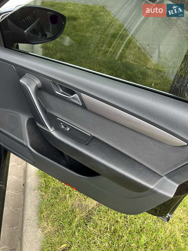 Седан Volkswagen Passat 2013 в Львові