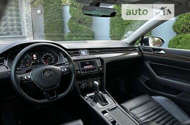 Седан Volkswagen Passat 2016 в 