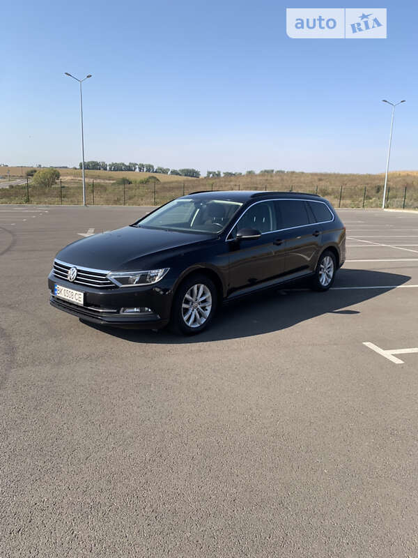 Універсал Volkswagen Passat 2015 в Рівному