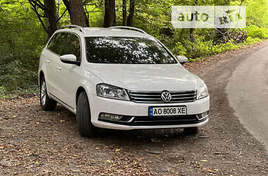 Універсал Volkswagen Passat 2012 в Ужгороді