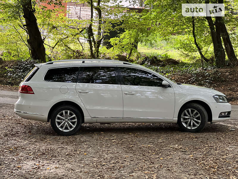 Универсал Volkswagen Passat 2012 в Ужгороде