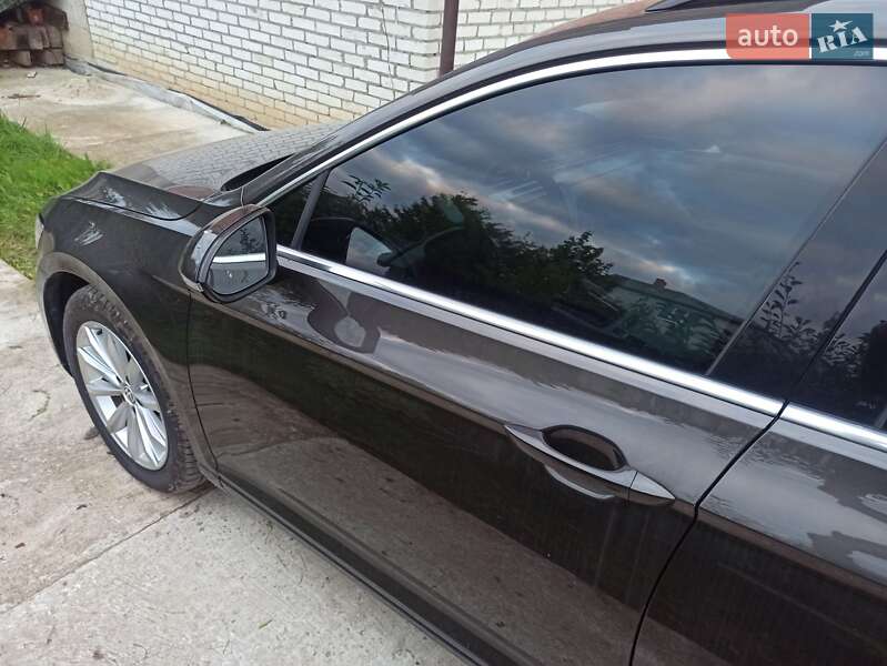 Універсал Volkswagen Passat 2017 в Дрогобичі