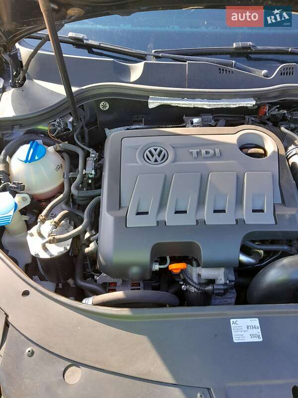 Універсал Volkswagen Passat 2011 в Дубровиці