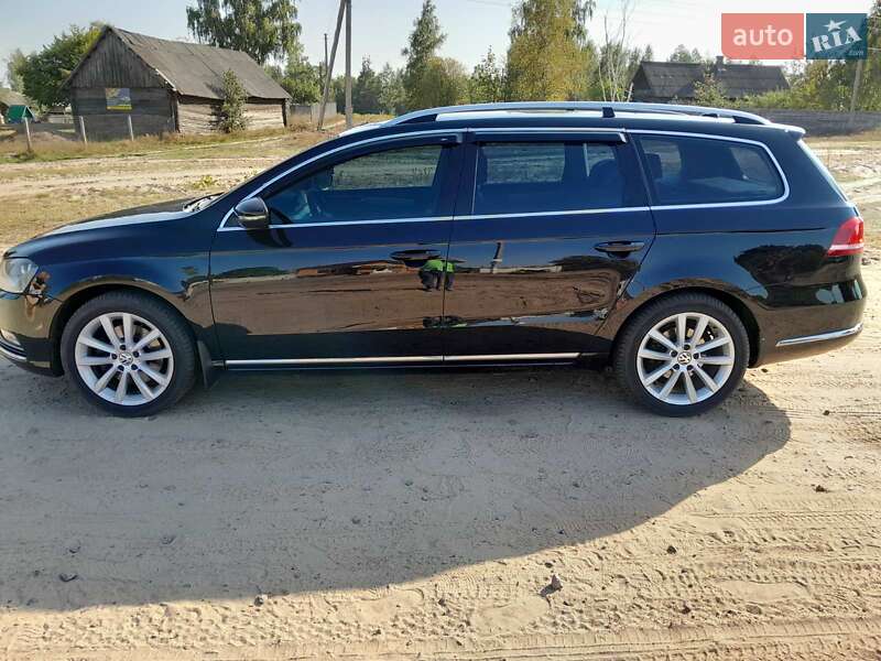 Універсал Volkswagen Passat 2011 в Дубровиці