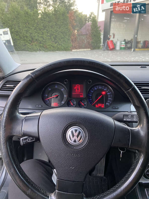 Универсал Volkswagen Passat 2005 в Черновцах