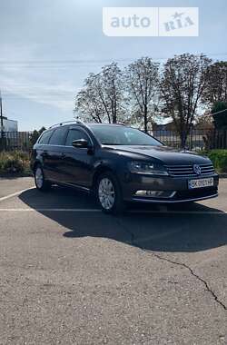 Универсал Volkswagen Passat 2011 в Березному