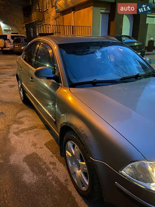 Седан Volkswagen Passat 2003 в Дніпрі