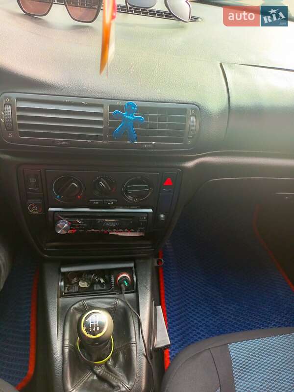 Седан Volkswagen Passat 1999 в Києві