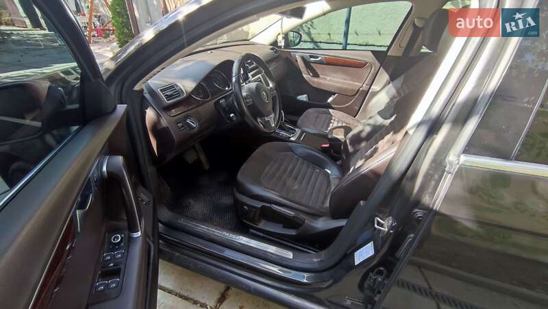 Седан Volkswagen Passat 2011 в Виноградове