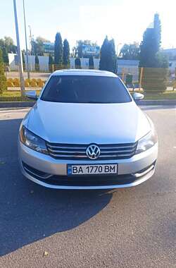 Седан Volkswagen Passat 2012 в Олександрії