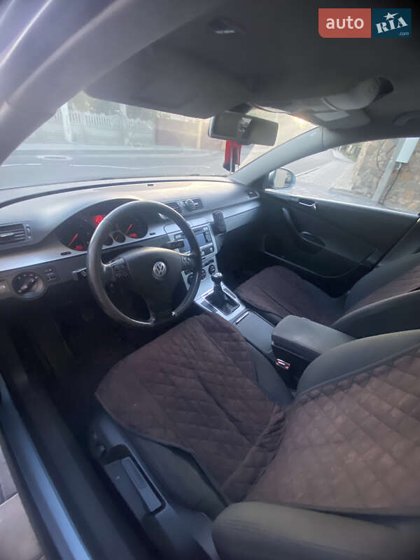 Универсал Volkswagen Passat 2007 в Остроге